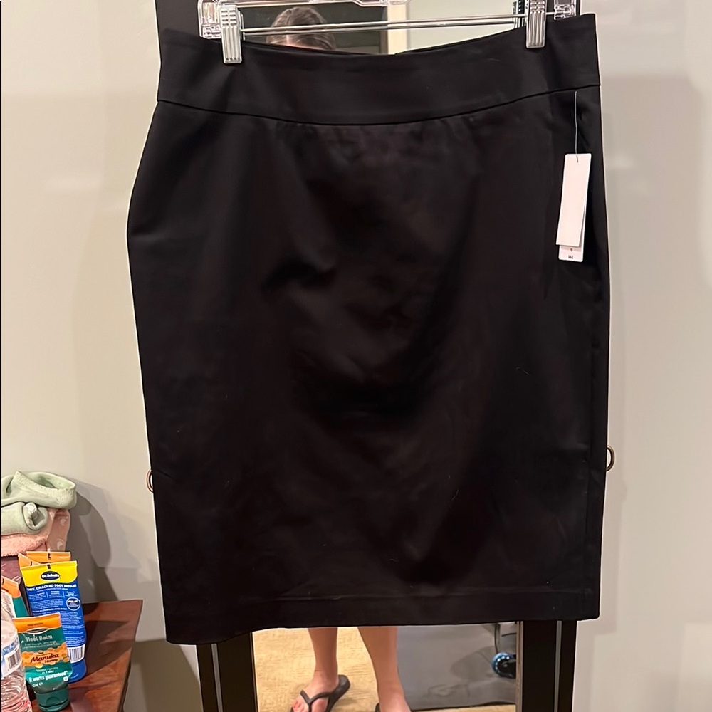 Liz Claiborne Black Knee-Length Pencil Skirt